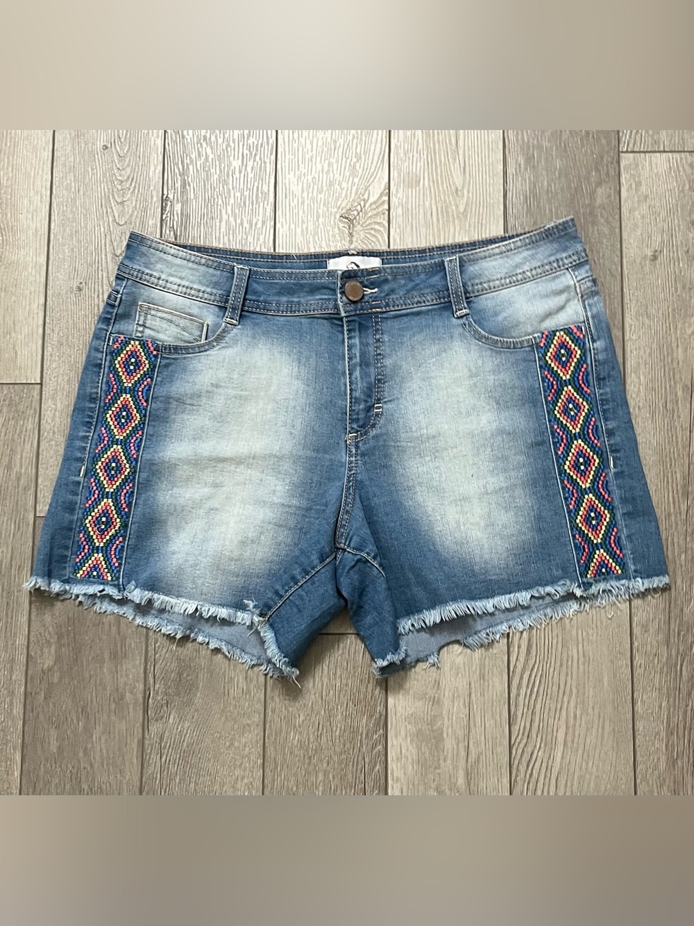 Jordache Blue Denim Shorts with Multicolor Embroidered Side Panels
Size 10